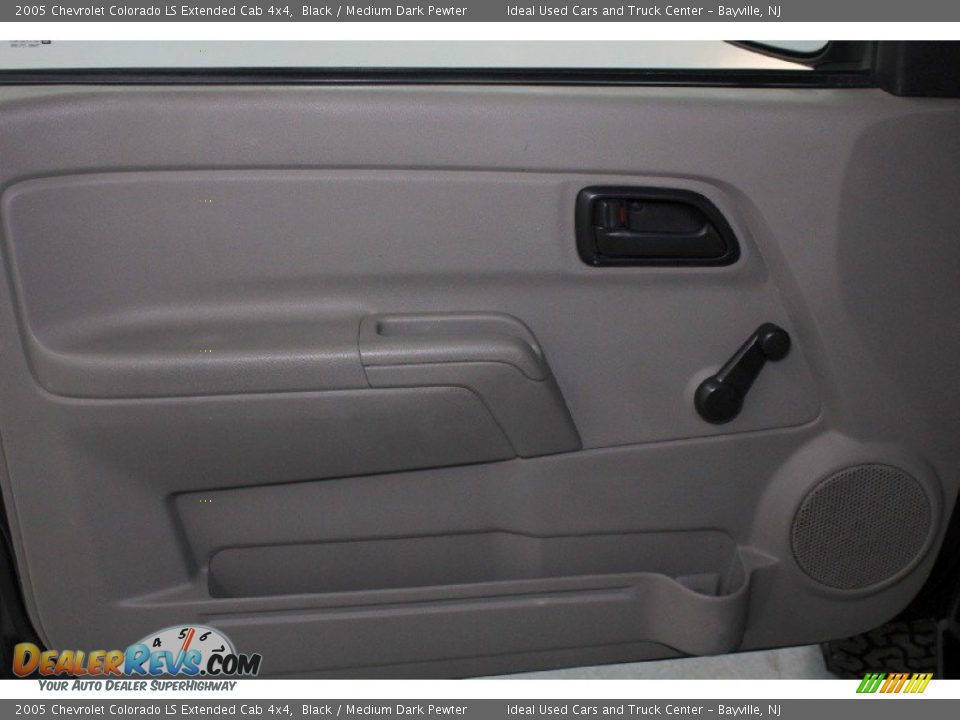 2005 Chevrolet Colorado LS Extended Cab 4x4 Black / Medium Dark Pewter Photo #8
