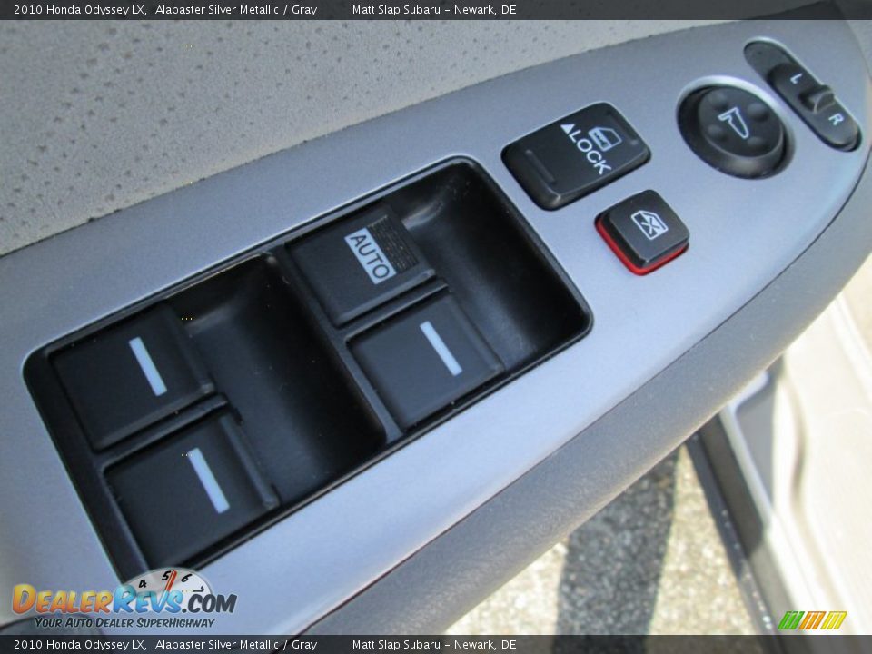 2010 Honda Odyssey LX Alabaster Silver Metallic / Gray Photo #13