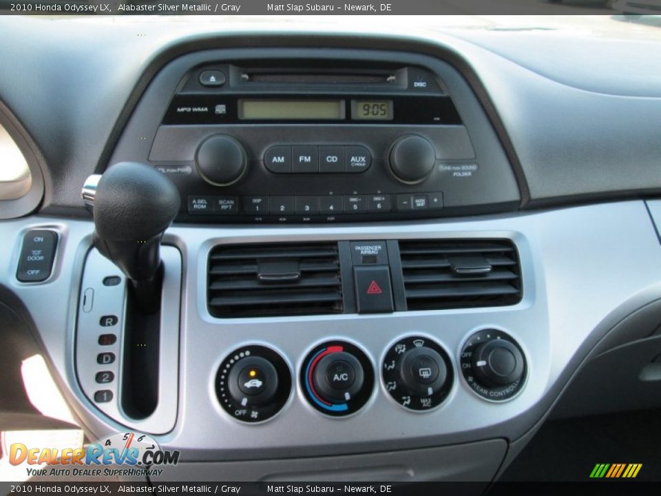2010 Honda Odyssey LX Alabaster Silver Metallic / Gray Photo #22