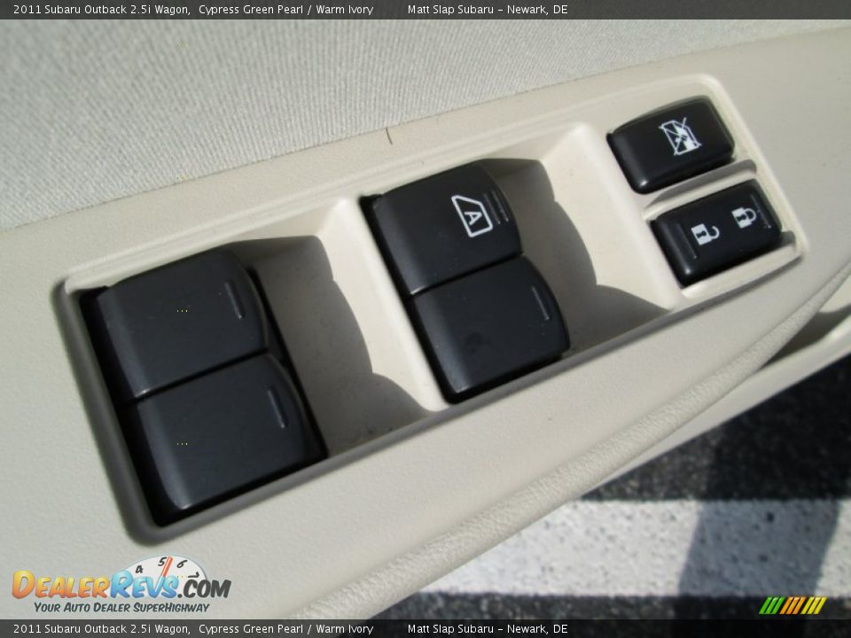 2011 Subaru Outback 2.5i Wagon Cypress Green Pearl / Warm Ivory Photo #13