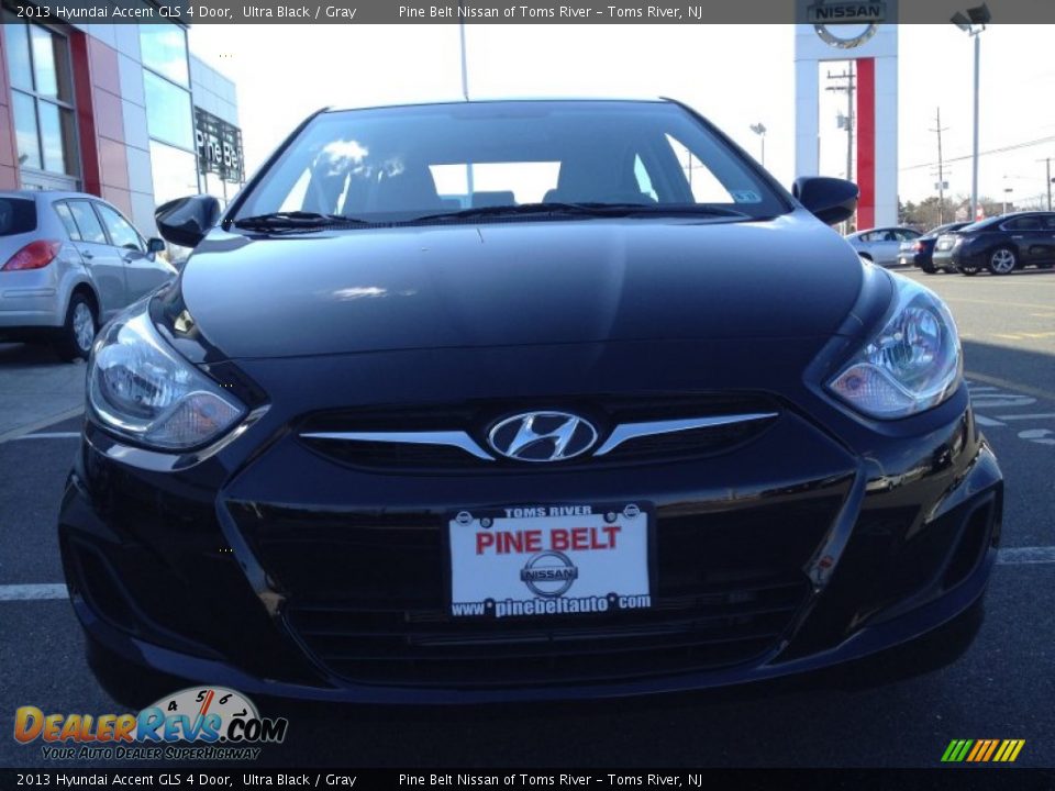 2013 Hyundai Accent GLS 4 Door Ultra Black / Gray Photo #2