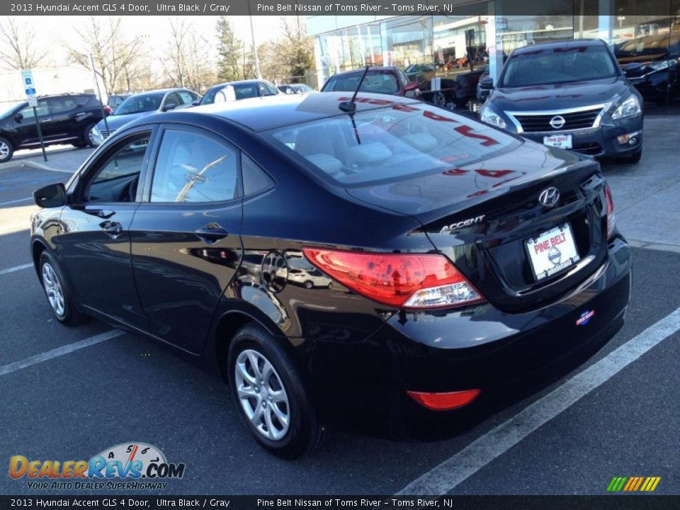 2013 Hyundai Accent GLS 4 Door Ultra Black / Gray Photo #5