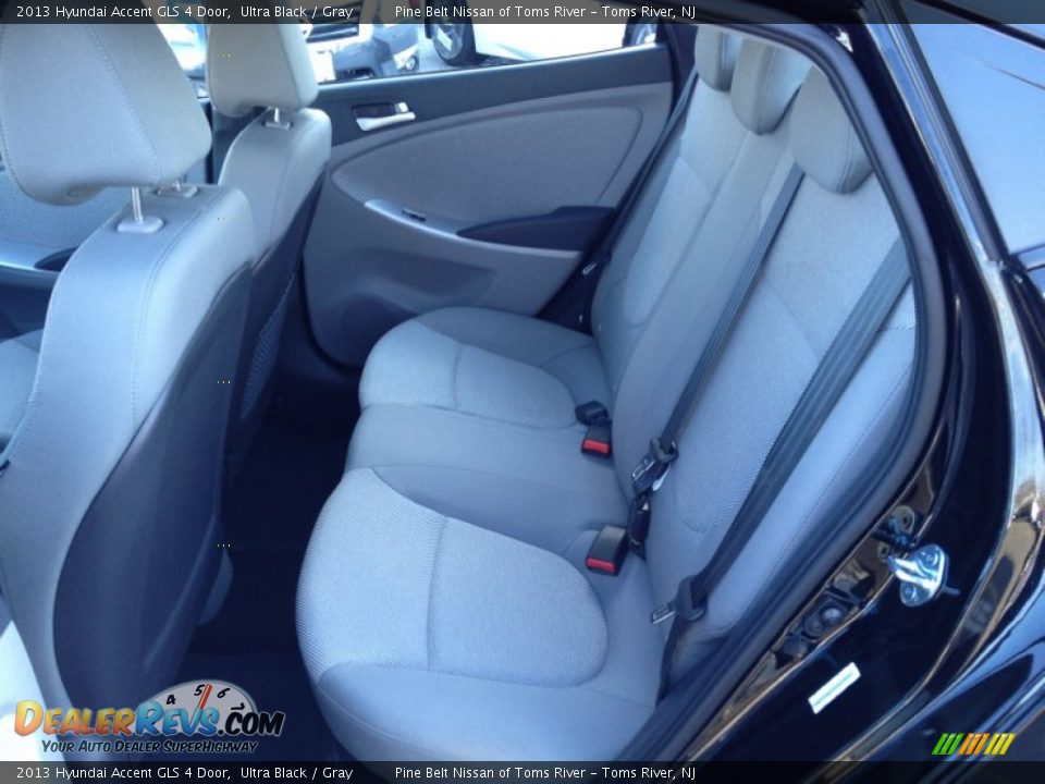 2013 Hyundai Accent GLS 4 Door Ultra Black / Gray Photo #7