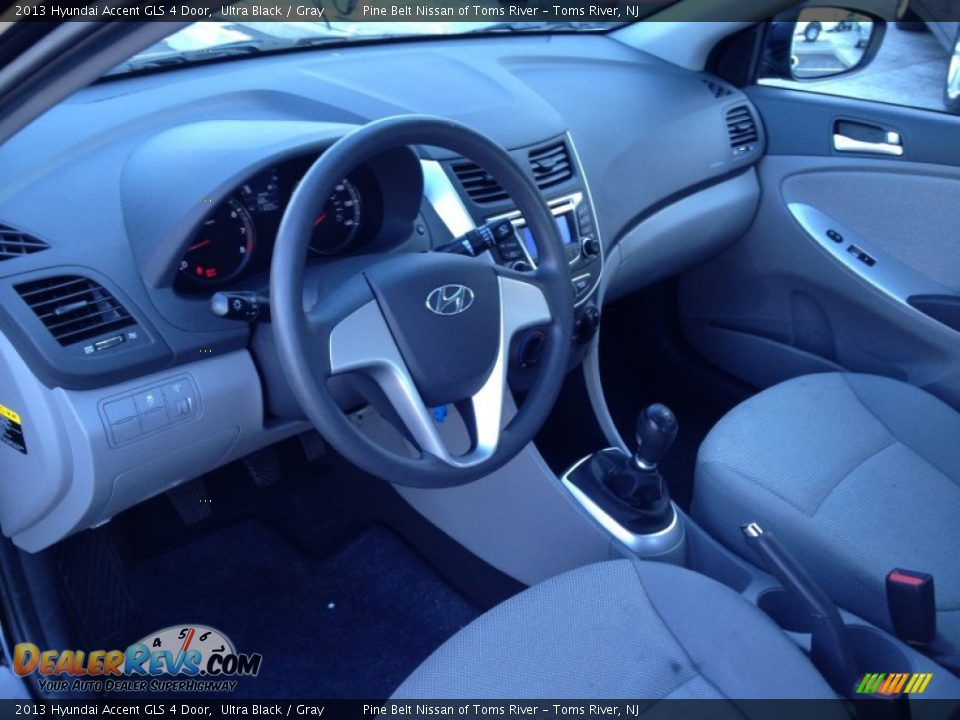 2013 Hyundai Accent GLS 4 Door Ultra Black / Gray Photo #9