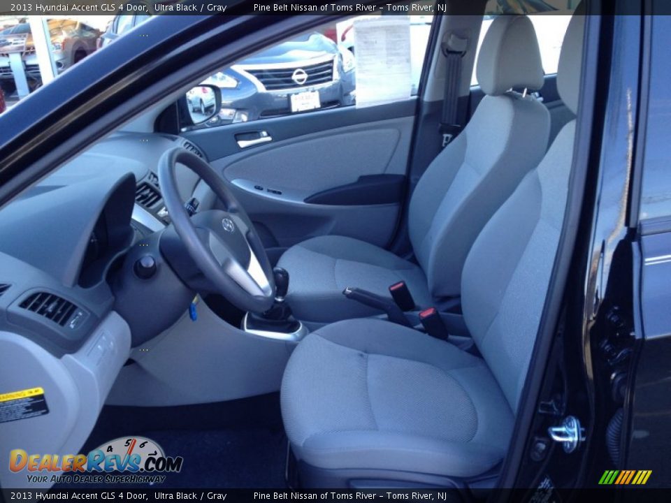 2013 Hyundai Accent GLS 4 Door Ultra Black / Gray Photo #10