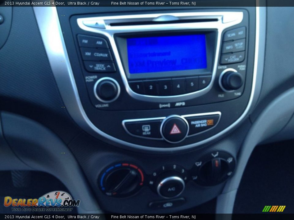 2013 Hyundai Accent GLS 4 Door Ultra Black / Gray Photo #13