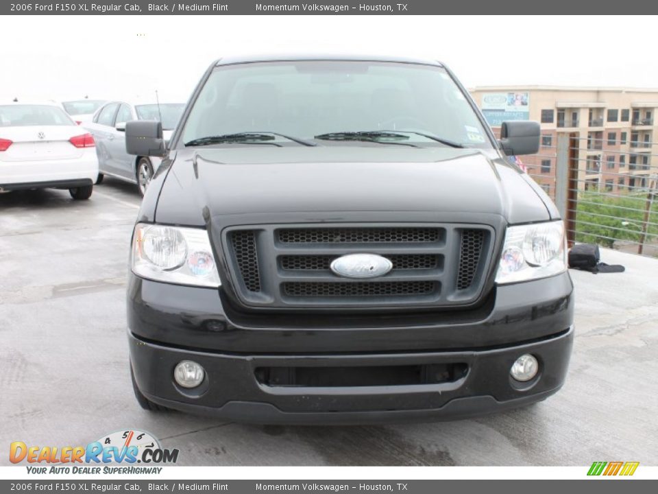 2006 Ford F150 XL Regular Cab Black / Medium Flint Photo #2