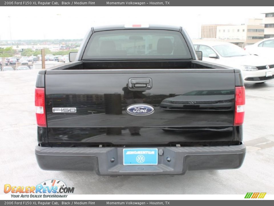 2006 Ford F150 XL Regular Cab Black / Medium Flint Photo #7