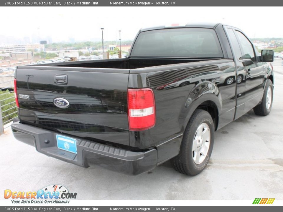 2006 Ford F150 XL Regular Cab Black / Medium Flint Photo #8