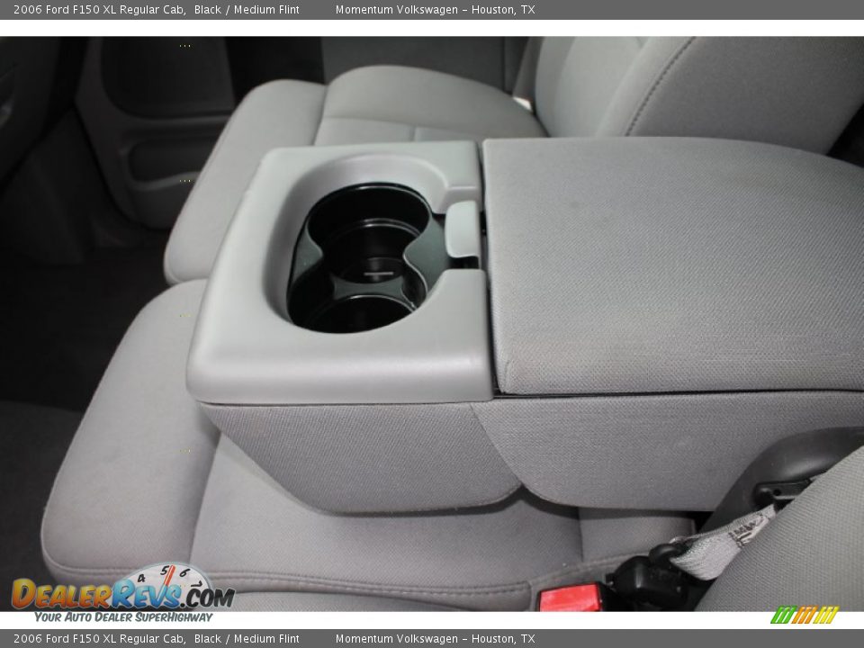 2006 Ford F150 XL Regular Cab Black / Medium Flint Photo #13