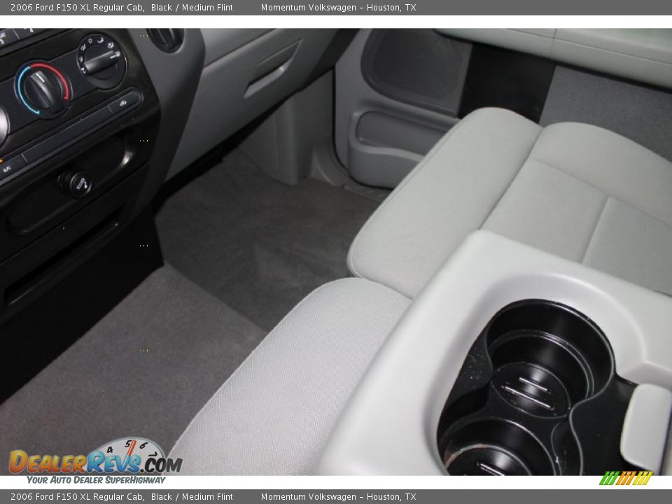 2006 Ford F150 XL Regular Cab Black / Medium Flint Photo #15
