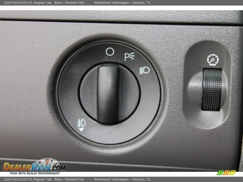Controls of 2006 Ford F150 XL Regular Cab Photo #22
