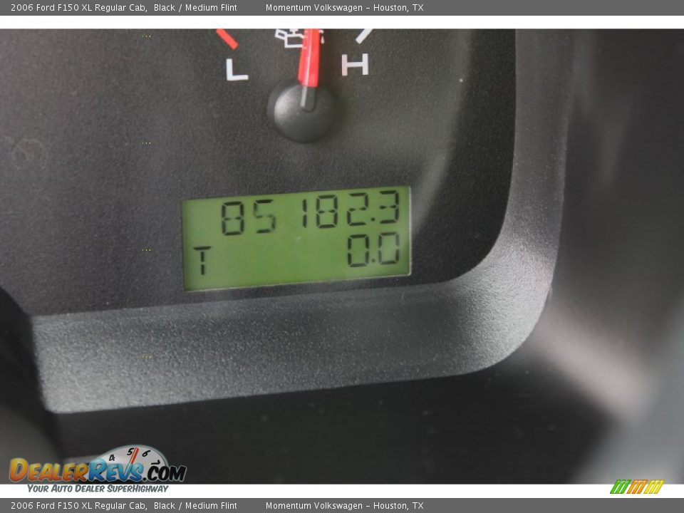 2006 Ford F150 XL Regular Cab Black / Medium Flint Photo #30