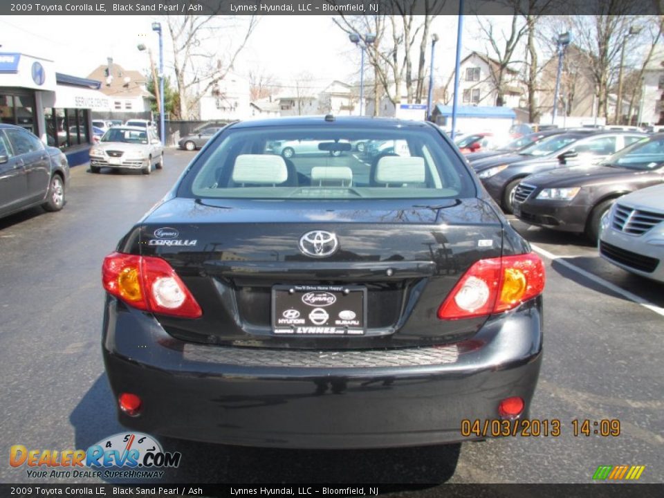 2009 Toyota Corolla LE Black Sand Pearl / Ash Photo #4