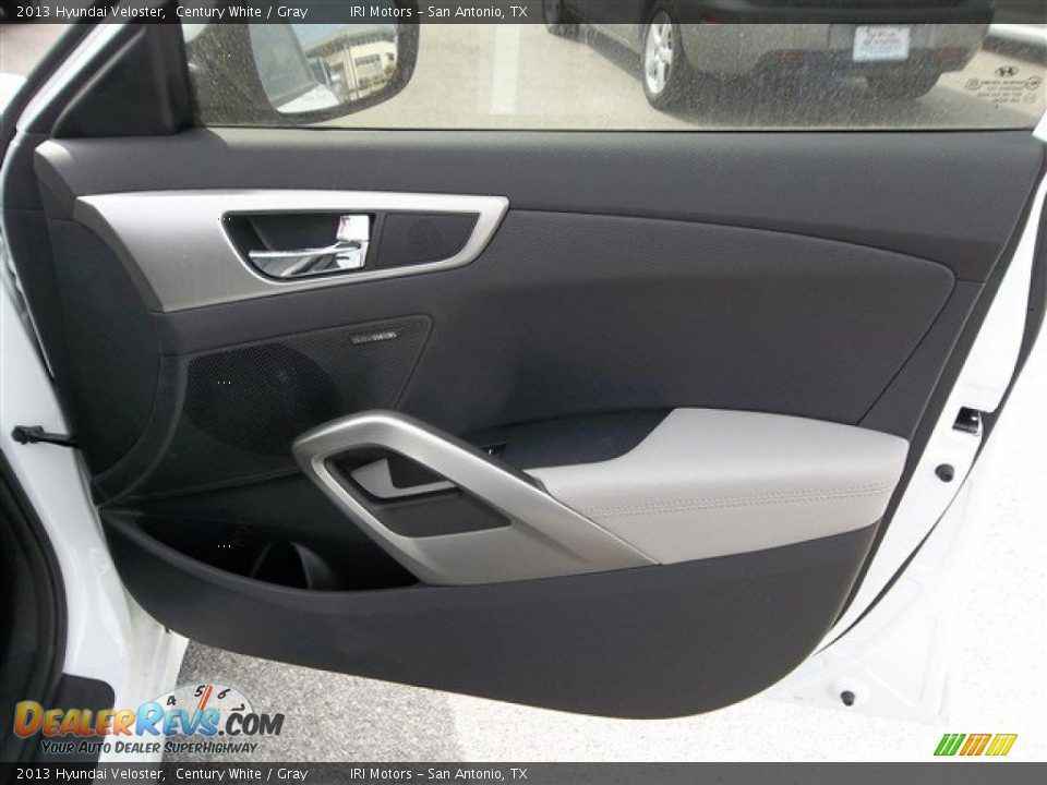 2013 Hyundai Veloster Century White / Gray Photo #9