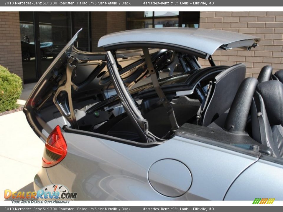 2010 Mercedes-Benz SLK 300 Roadster Palladium Silver Metallic / Black Photo #7
