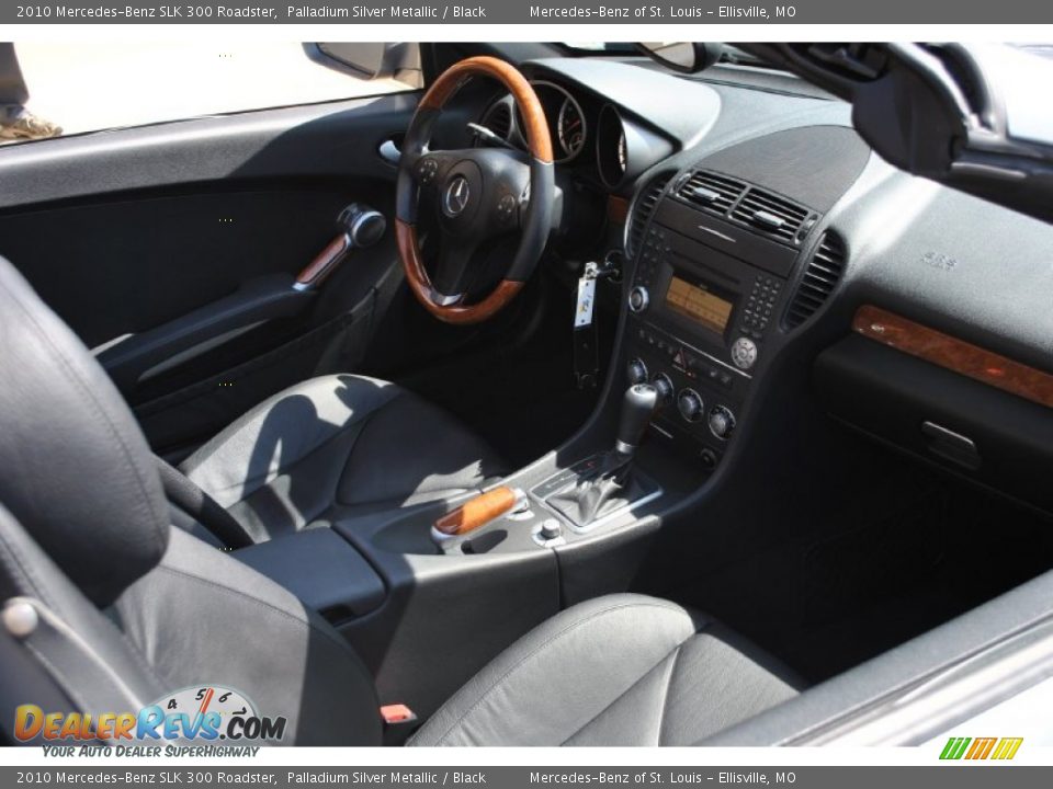 2010 Mercedes-Benz SLK 300 Roadster Palladium Silver Metallic / Black Photo #14