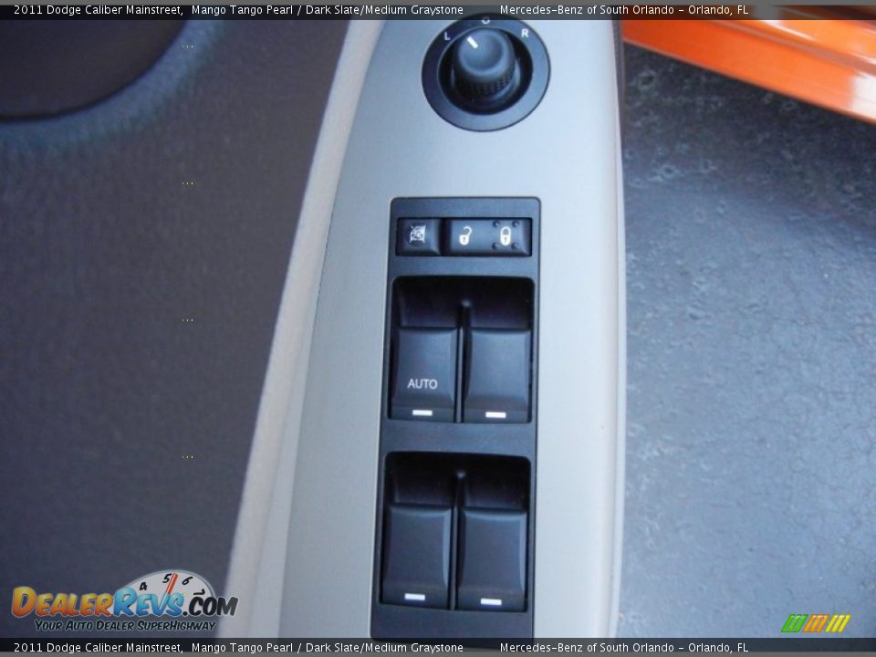Controls of 2011 Dodge Caliber Mainstreet Photo #13