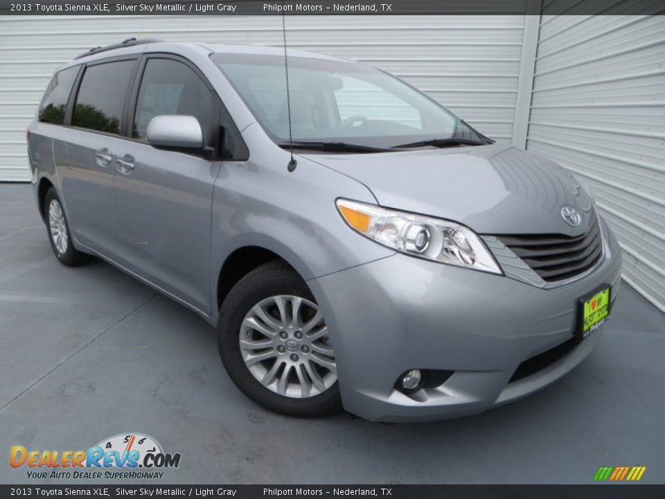 2013 Toyota Sienna XLE Silver Sky Metallic / Light Gray Photo #2