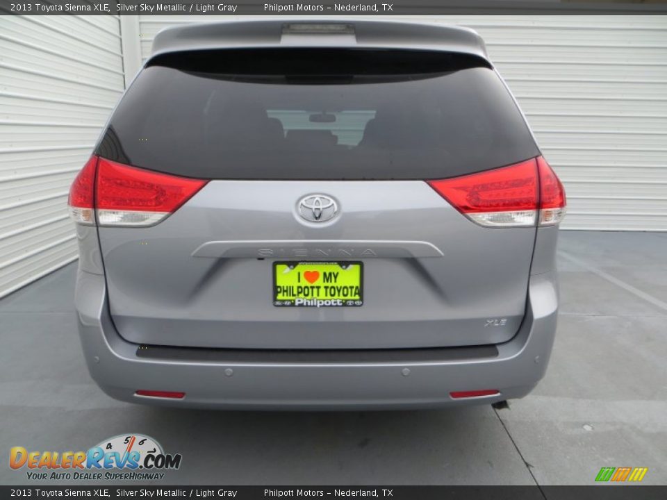 2013 Toyota Sienna XLE Silver Sky Metallic / Light Gray Photo #5