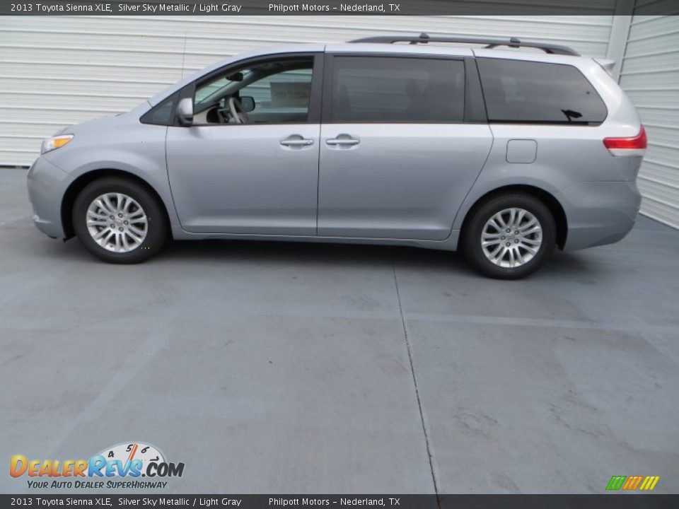 2013 Toyota Sienna XLE Silver Sky Metallic / Light Gray Photo #7