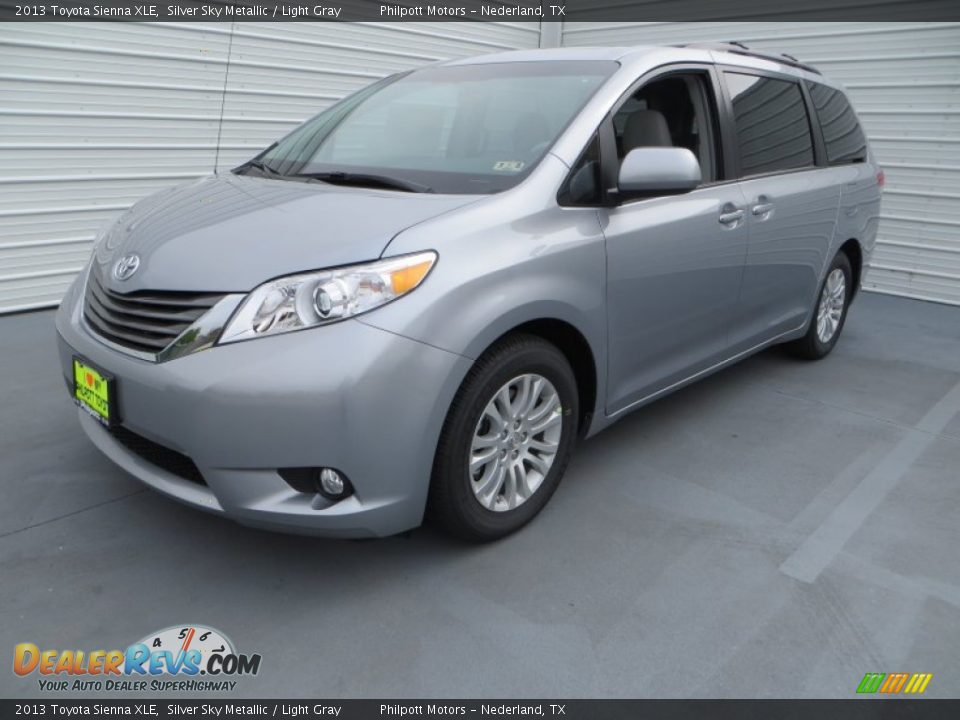 2013 Toyota Sienna XLE Silver Sky Metallic / Light Gray Photo #9