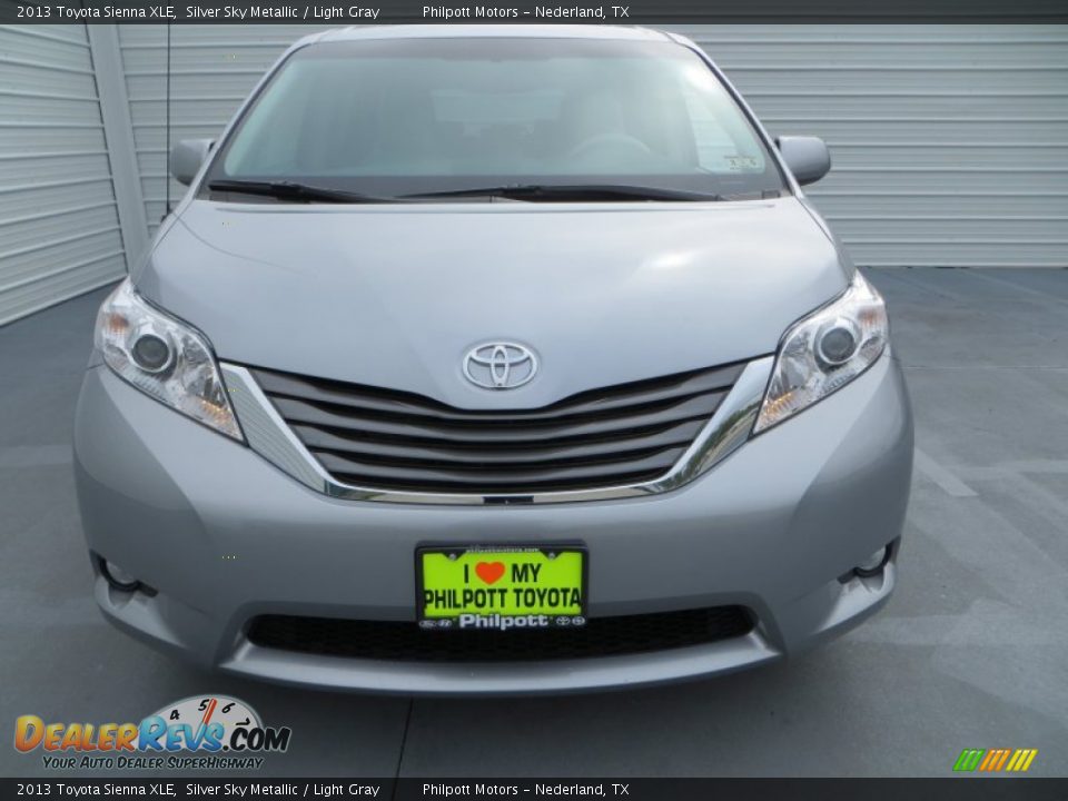 2013 Toyota Sienna XLE Silver Sky Metallic / Light Gray Photo #10