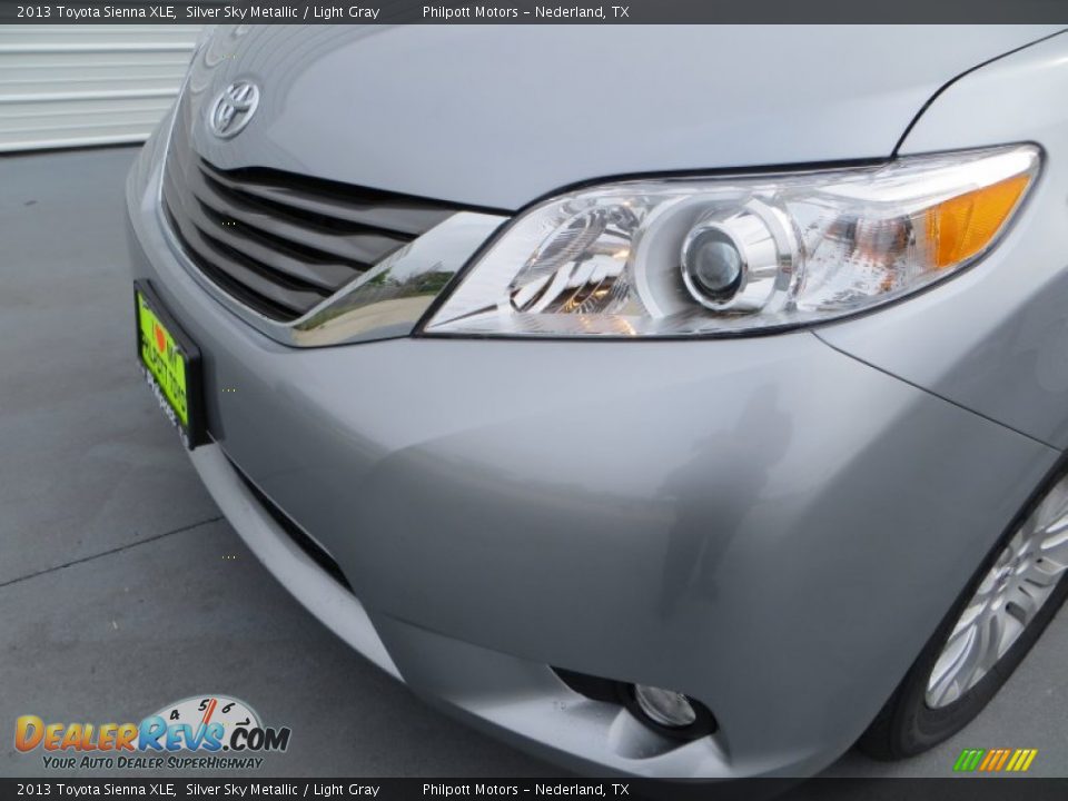 2013 Toyota Sienna XLE Silver Sky Metallic / Light Gray Photo #12