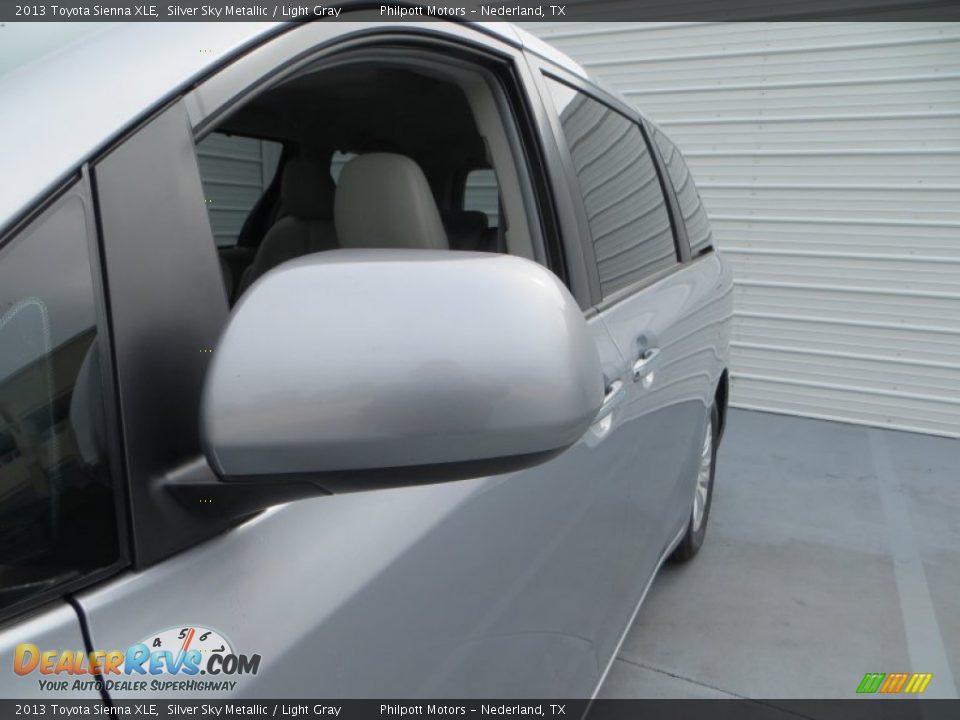 2013 Toyota Sienna XLE Silver Sky Metallic / Light Gray Photo #14