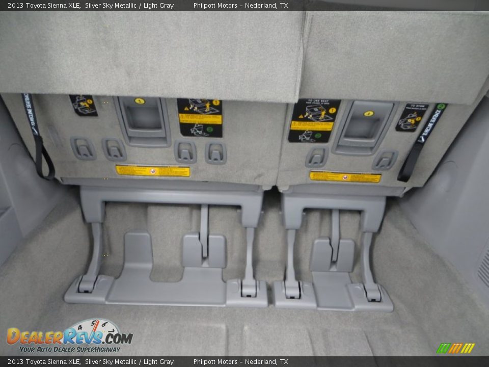 2013 Toyota Sienna XLE Silver Sky Metallic / Light Gray Photo #16