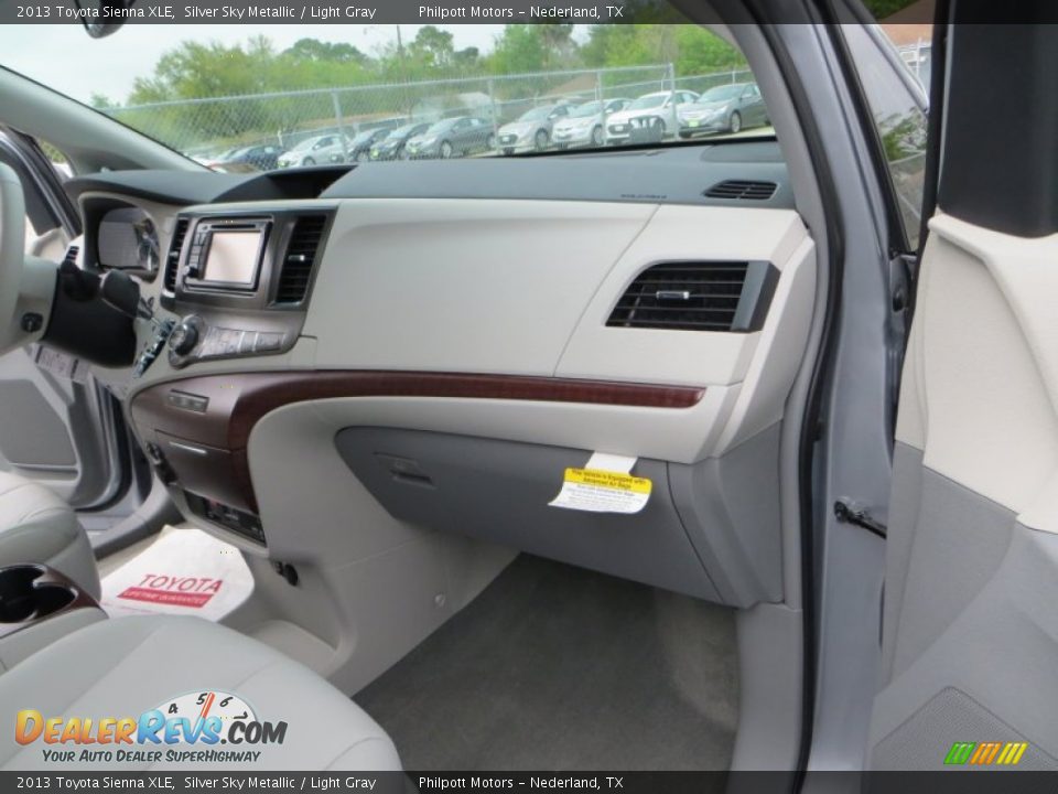 2013 Toyota Sienna XLE Silver Sky Metallic / Light Gray Photo #20