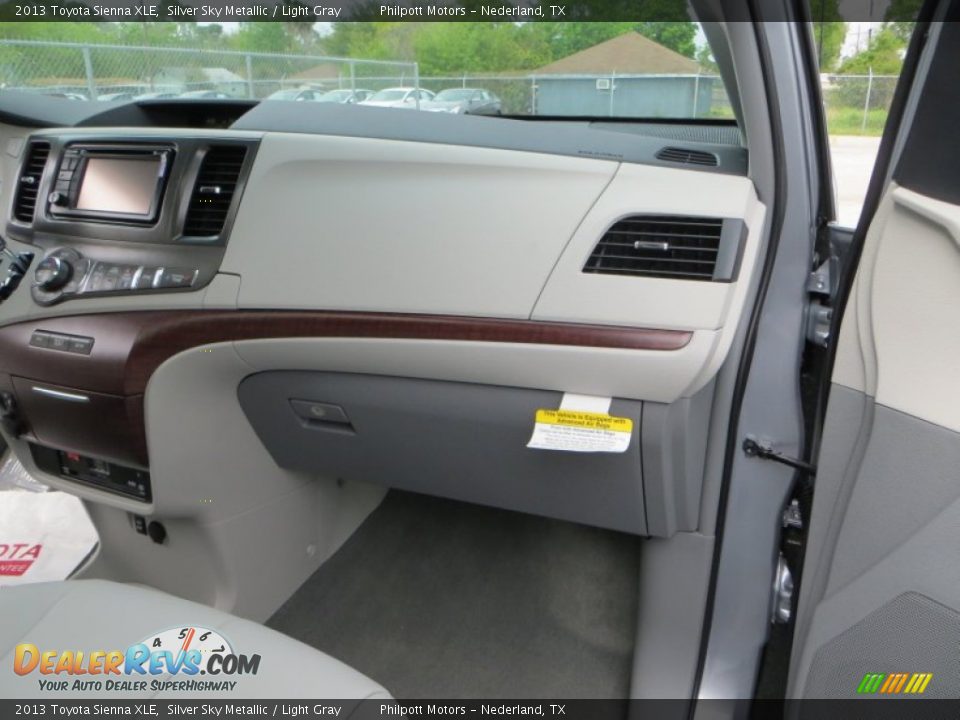 2013 Toyota Sienna XLE Silver Sky Metallic / Light Gray Photo #21