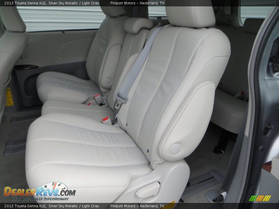 2013 Toyota Sienna XLE Silver Sky Metallic / Light Gray Photo #24