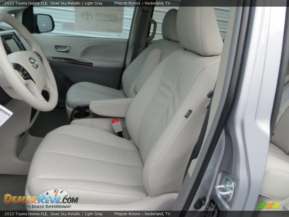 2013 Toyota Sienna XLE Silver Sky Metallic / Light Gray Photo #26