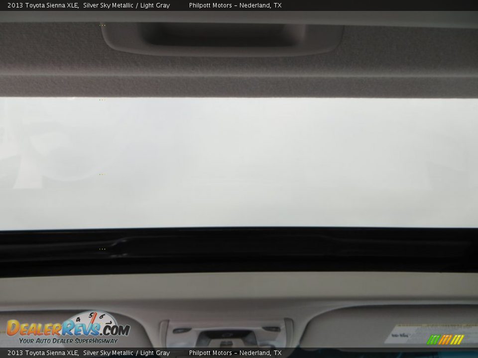 2013 Toyota Sienna XLE Silver Sky Metallic / Light Gray Photo #29