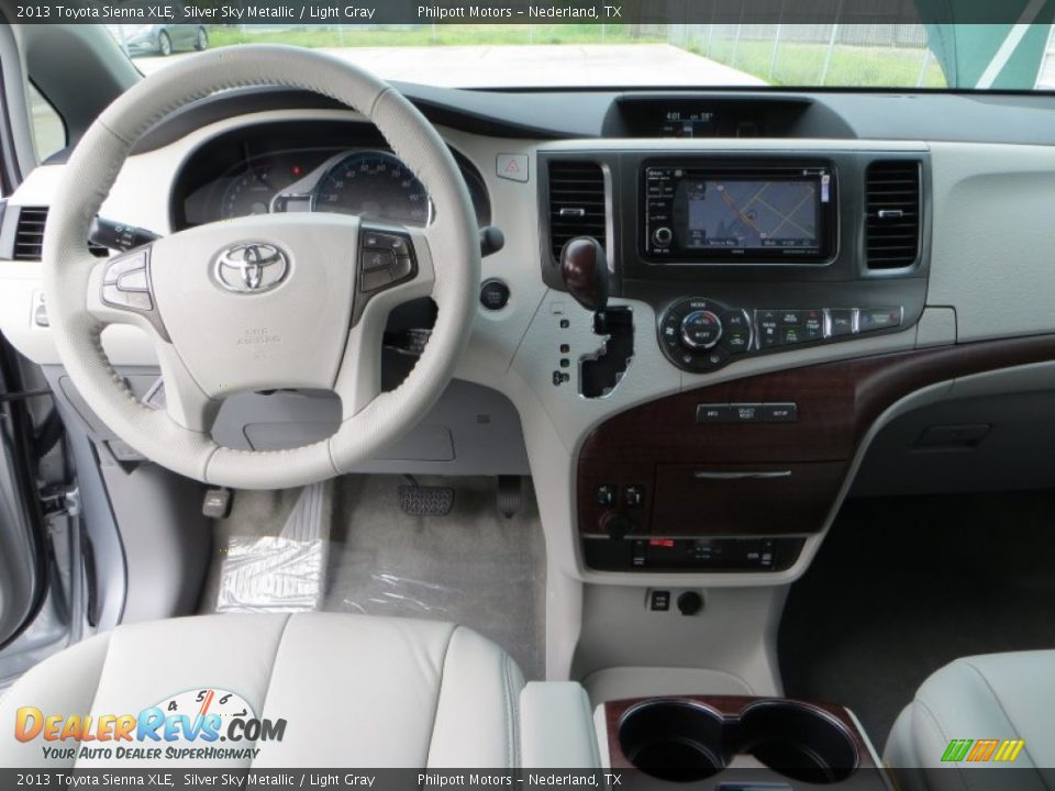 2013 Toyota Sienna XLE Silver Sky Metallic / Light Gray Photo #30
