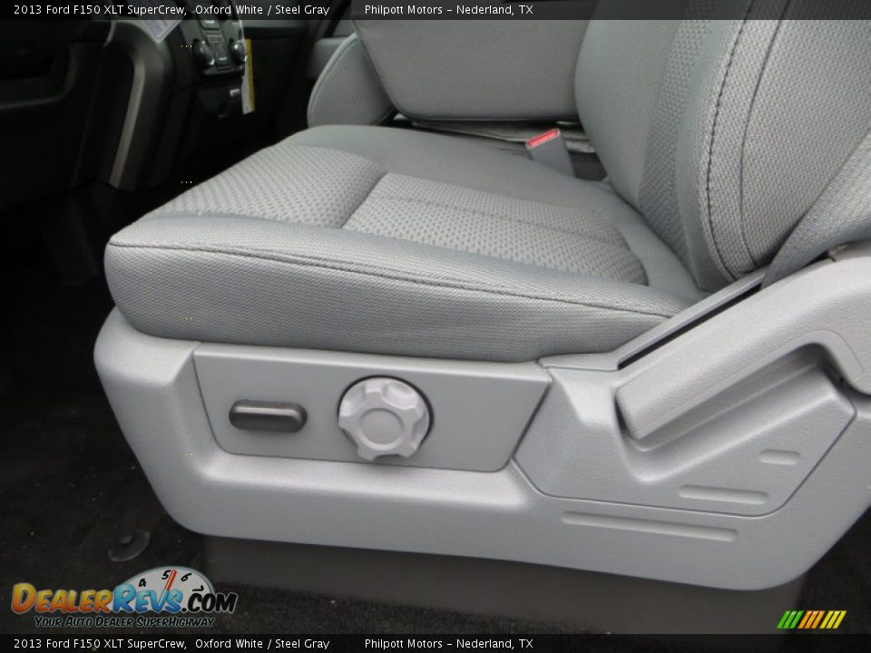 2013 Ford F150 XLT SuperCrew Oxford White / Steel Gray Photo #26