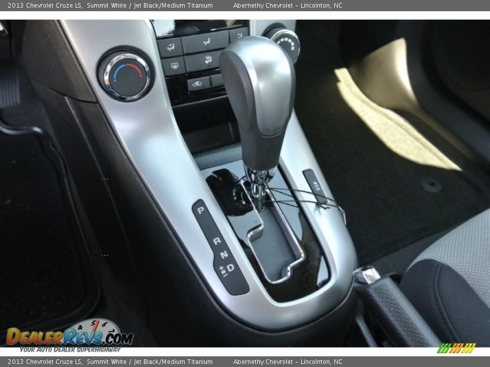 2013 Chevrolet Cruze LS Summit White / Jet Black/Medium Titanium Photo #10