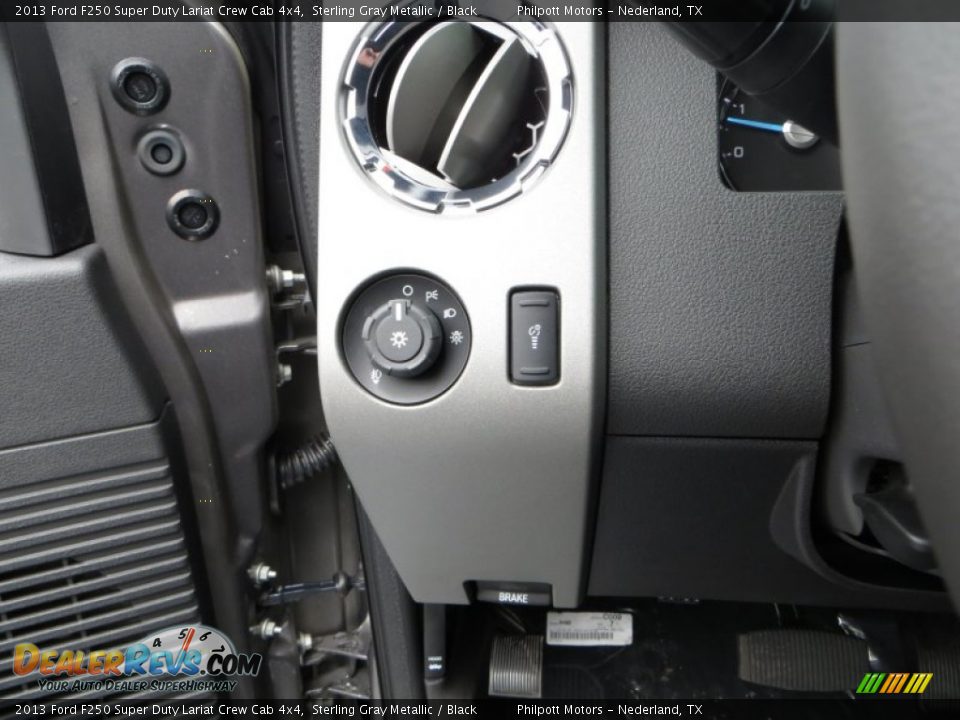 2013 Ford F250 Super Duty Lariat Crew Cab 4x4 Sterling Gray Metallic / Black Photo #33