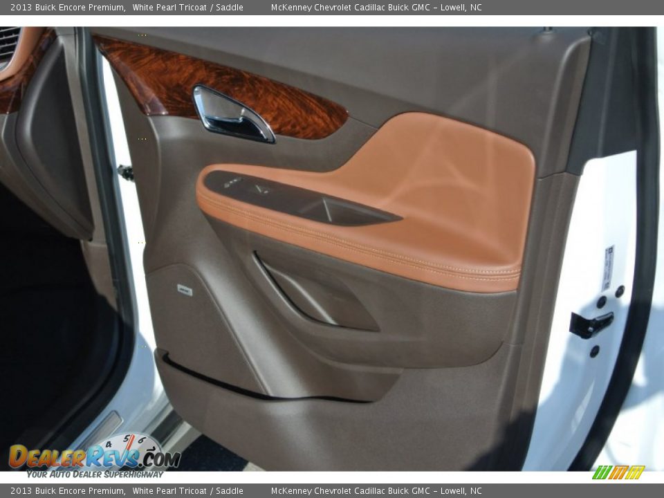 2013 Buick Encore Premium White Pearl Tricoat / Saddle Photo #21