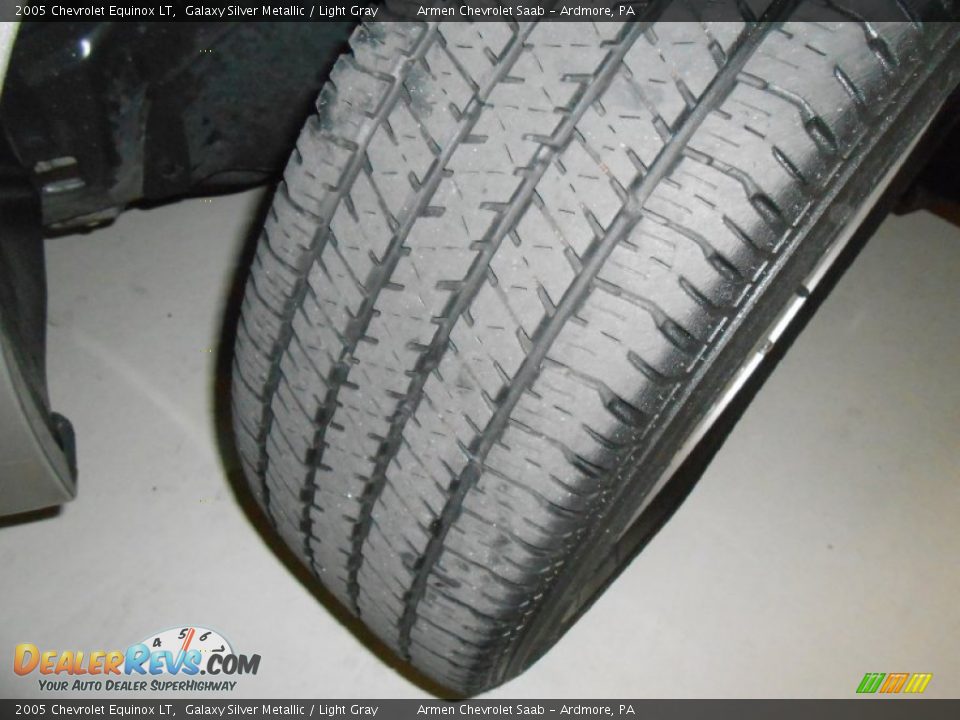 2005 Chevrolet Equinox LT Galaxy Silver Metallic / Light Gray Photo #22
