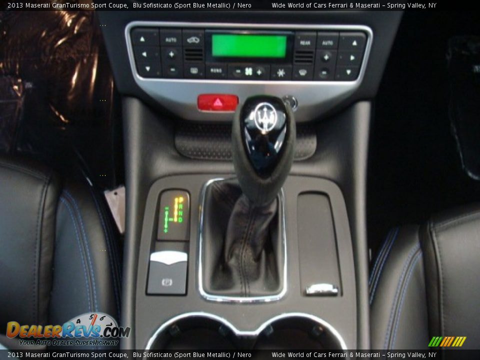 2013 Maserati GranTurismo Sport Coupe Shifter Photo #21