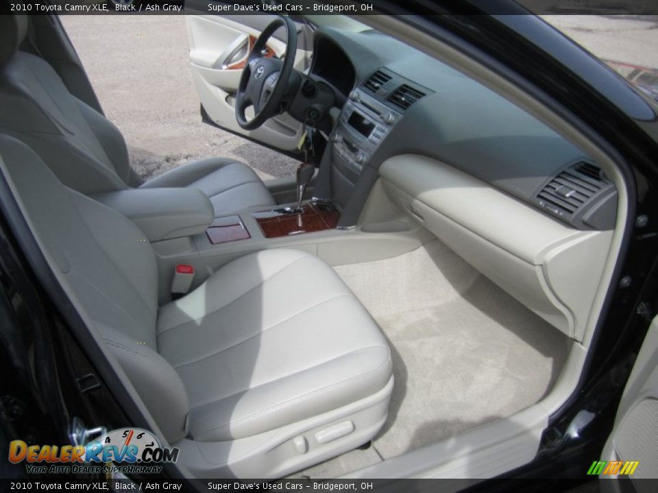 2010 Toyota Camry XLE Black / Ash Gray Photo #21