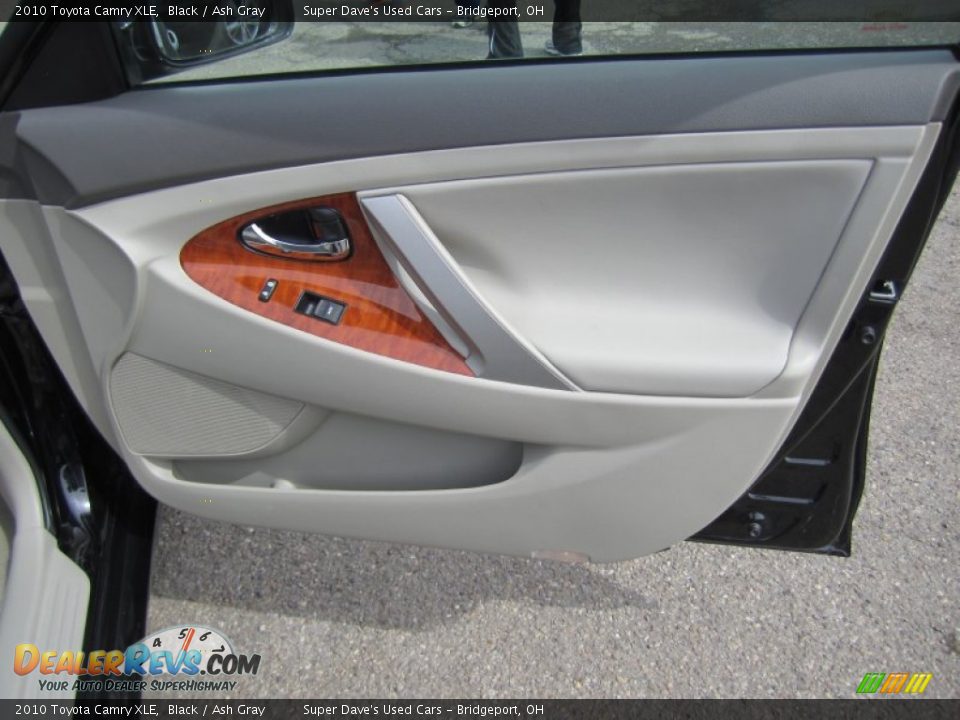 2010 Toyota Camry XLE Black / Ash Gray Photo #24