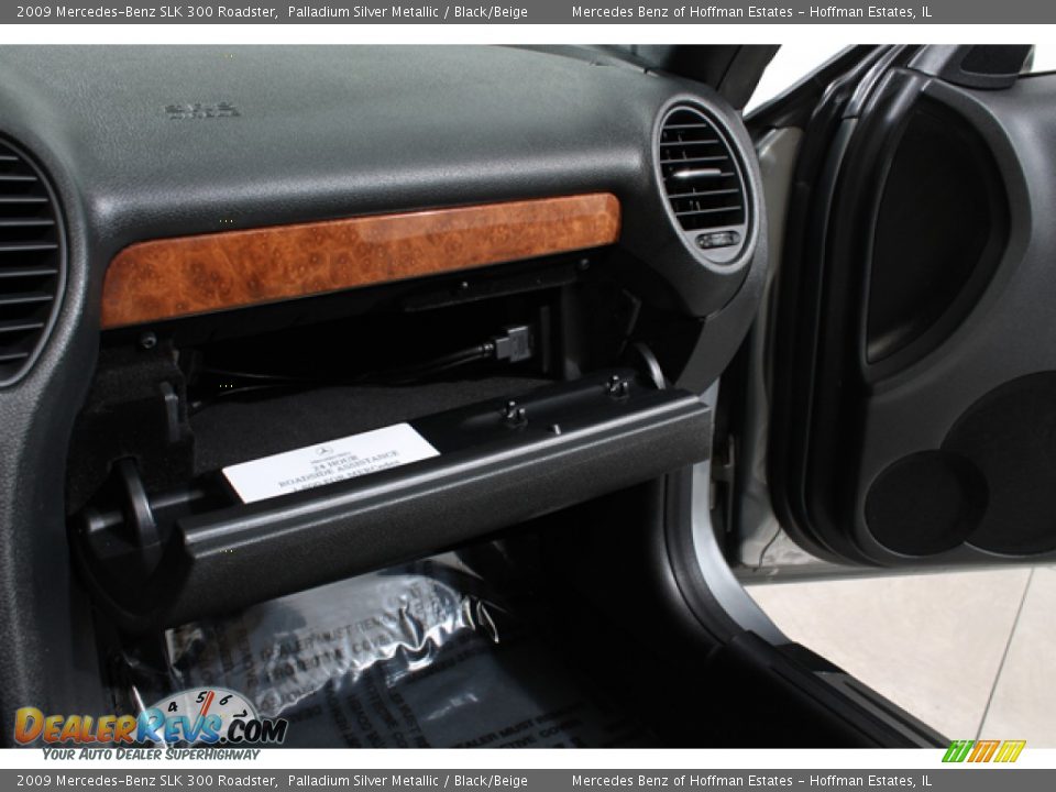 2009 Mercedes-Benz SLK 300 Roadster Palladium Silver Metallic / Black/Beige Photo #19