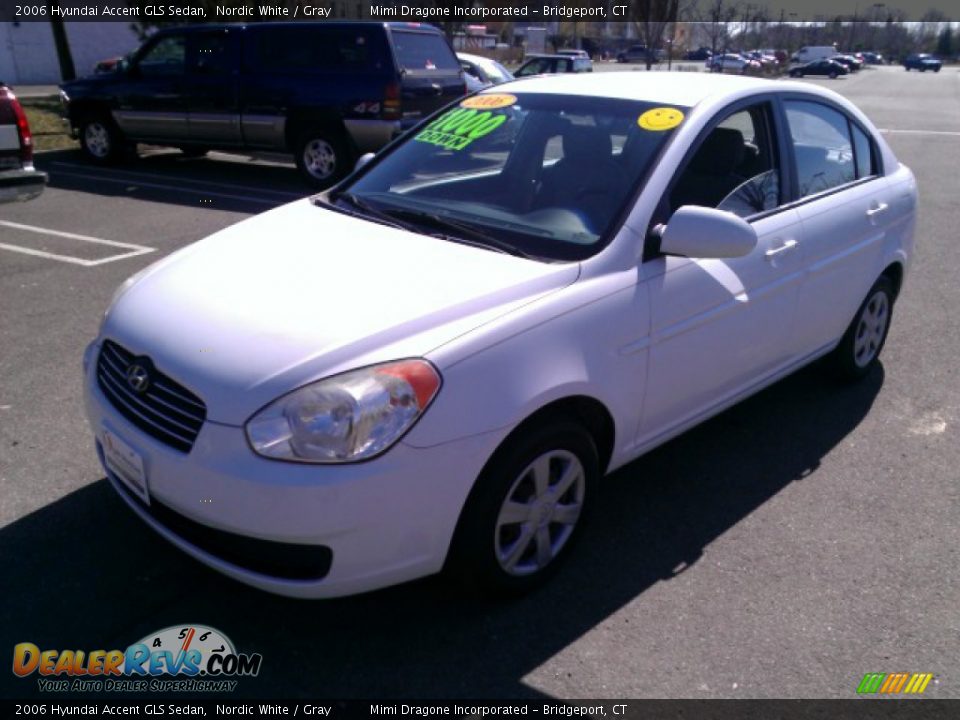 2006 Hyundai Accent GLS Sedan Nordic White / Gray Photo #1