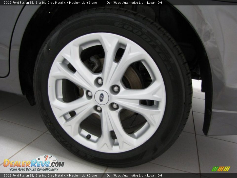 2012 Ford Fusion SE Sterling Grey Metallic / Medium Light Stone Photo #24