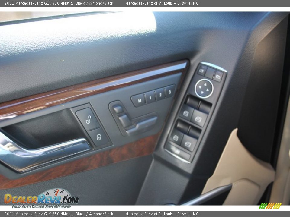 2011 Mercedes-Benz GLK 350 4Matic Black / Almond/Black Photo #6