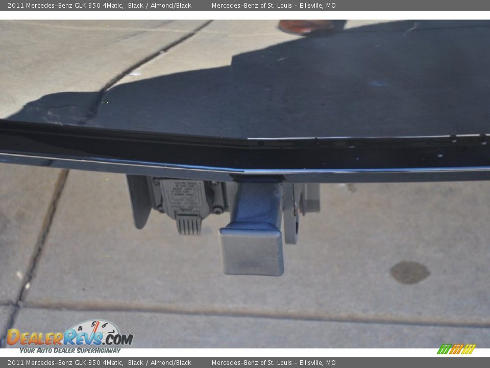 2011 Mercedes-Benz GLK 350 4Matic Black / Almond/Black Photo #12