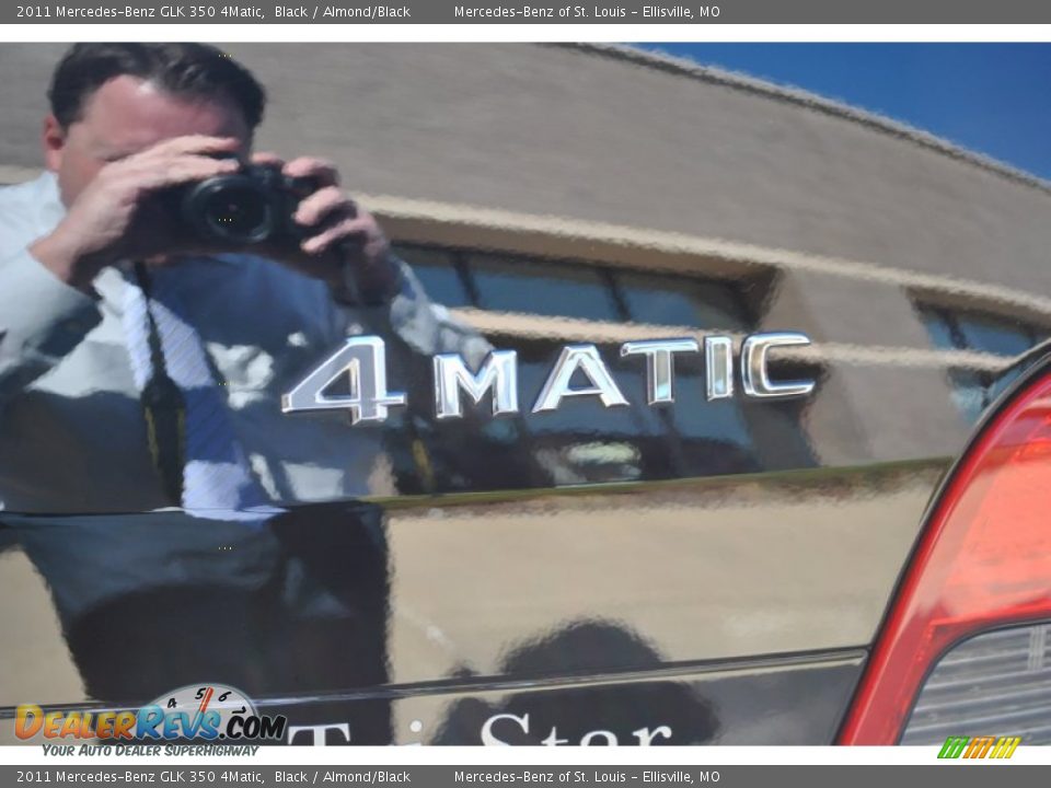 2011 Mercedes-Benz GLK 350 4Matic Black / Almond/Black Photo #13